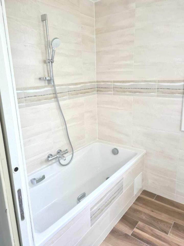 Salle de bains contemporaine rénovée Argenteuil